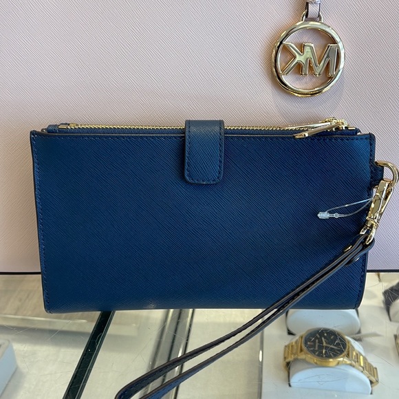 MICHAEL KORS LARGE DOUBLE ZIP WRISTLET WALLET PHONE CASE 
Navy 
NWT - Picture 6 of 16